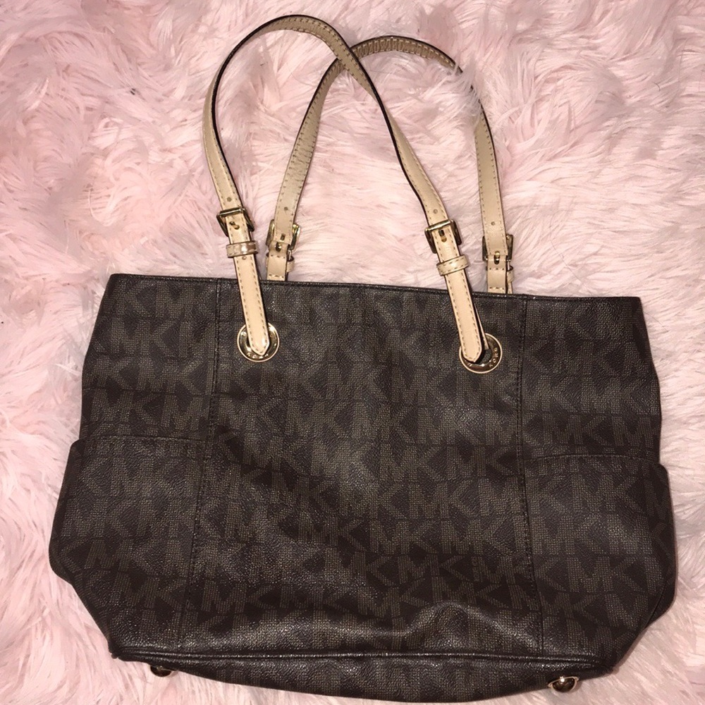 Great condition Original Michael Kors bag,